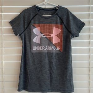 The brand is Under Armour. It’s a YM. Gray dry fit shirt.